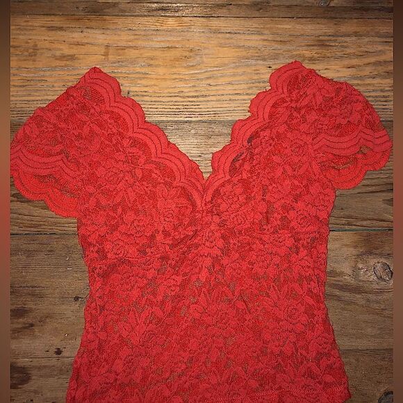 💕5️⃣ AMBIANCE Sz Small crop top orange lace with low cut neckline front & back. - Picture 3 of 3